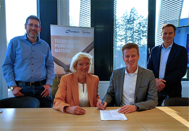 PB: (v. links): Frank Fuhrmeister, Head of Technical Department Landwind Gruppe - Bärbel Heidebroek, CEO Landwind Gruppe - Karsten Brüggemann, Vice President Region Central - Per Grohmann, Strategic Buyer Global Sourcing / c: Nordex SE