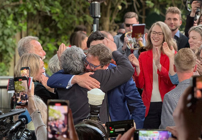 PB: Martin Heilig ist mit 65% der abgegebenen Stimmen erster grüner Oberbürgermeister in Bayern / ©: Die GrünenBayern