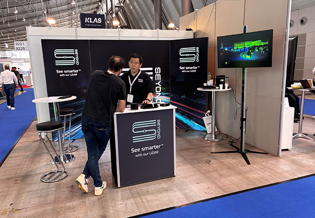 PB: Seyond präsentiert LiDAR-Sensorfusion auf der ADAS & Autonomous Vehicle Technology Expo 2025 in Stuttgart / ©: Seyond
