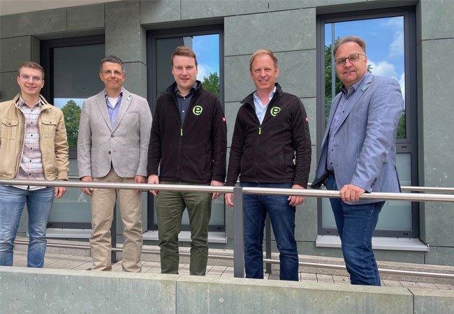 PB: Beteiligung an Erlösen aus Stromproduktion von Windeneergieanlagen - Bild: Heike Sina (von links: Lukas Mestermann, Heiner Krick, Matthias Kopius, Heiner Grotenhöfer und Stefan Redder) / ©: Stadt Warstein