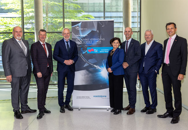 PB: v.l.n.r.. Stefan Glanz, CEO voestalpine Böhler Welding, TU Graz-Rektor Horst Bischof, Stadtrat Günther Riegler, TU Graz-Vizerektorin für Forschung Andrea Höglinger, Landesrat Willibald Ehrenhöfer, Franz Kainersdorfer, Mitglied des Vorstandes der voestalpine AG und Leiter der Metal Engineering Division, Christof Sommitsch, Leiter des Institut für Werkstoffkunde, Fügetechnik und Umformtechnik der TU Graz. /  Bildquelle: Markus Kaiser