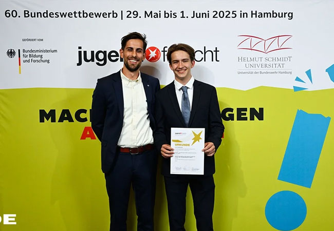 PB: Jugend forscht ist Deutschlands bekanntester Nachwuchswettbewerb. Der VDE unterstützt Jugend forscht seit der Wettbewerbsrunde 1996/97 als Preisstifter des VDE Sonderpreises. / ©: VDE