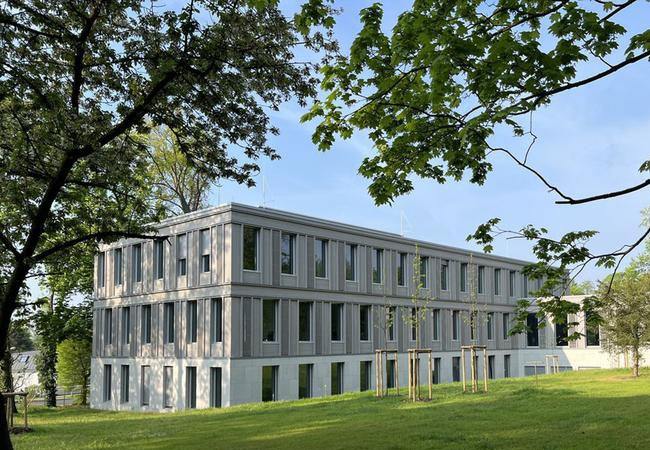 PB: Blick auf den Bürobereich des Kirch-Hauses von Nordosten / ©: AIP