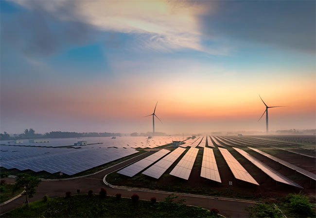PB: Opoura betreibt gemeinsam mit GOLDBECK SOLAR eines der größten Hybrid-Erneuerbaren-Projekte Österreichs / ©: Opoura