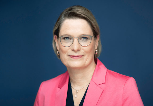 PB: Bundesministerin der Justiz und für Verbraucherschutz, Dr. Stefanie Hubig Quelle: Bundesregierung / Sandra Steins
