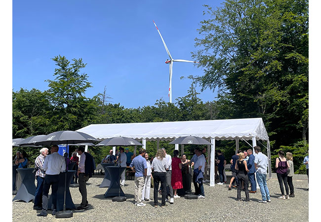 Der Windpark Wetzlar-Blasbach wurde am vergangenen Freitag zum Zentrum für Technik, Information und Unterhaltung. Quelle: Koehler-Gruppe