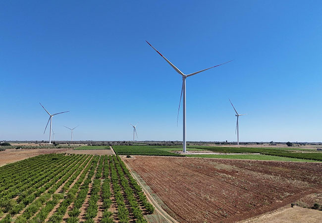 PB: RWE hat nach einjähriger Bauzeit einen ihrer größten Onshore-Windparks in Italien in Betrieb genommen / ©: RWE