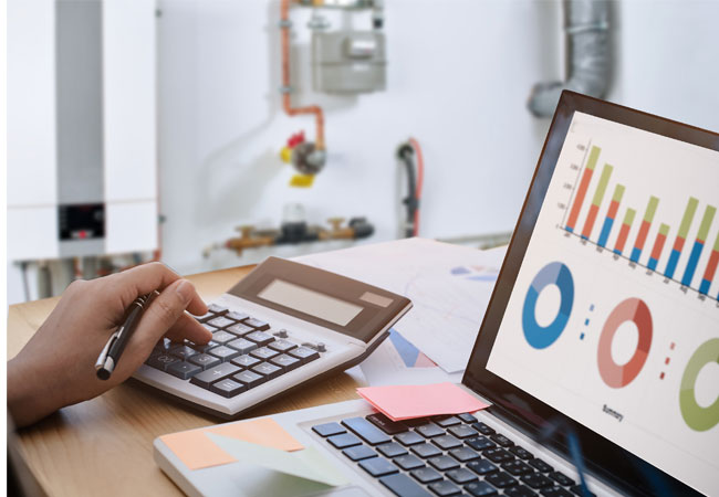 PB: Viel Erfahrung und digitale Tools für weniger Energieverbrauch: Die Hamburger Energienetze optimieren bei der Sprinkenhof GmbH und beim Bezirk Bergedorf die Heizanlagen von städtischen Gebäuden. / ©: Hamburger Energienetze