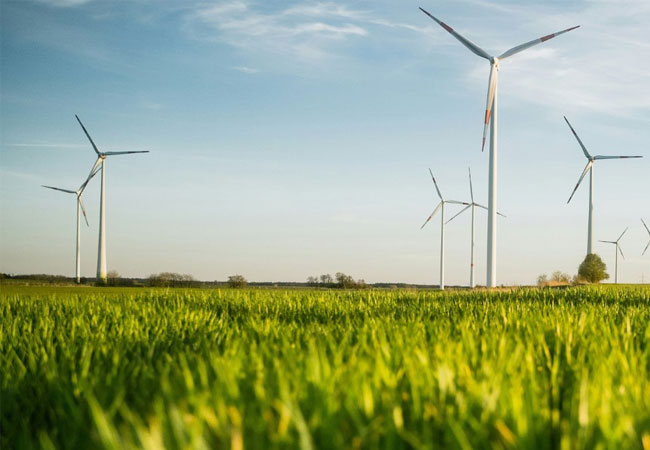 Pressefoto: Qualitas Energy plant ein Repowering mit acht modernen Windkraftanlagen / ©: Unsplash_Moritz Lange