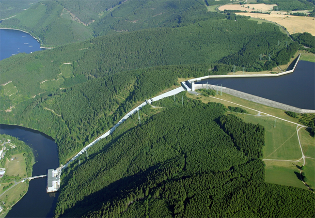 PB: Pumpspeicher sind langlebige und effiziente Energiespeicher. Hier: der Pumpspeicher Hohenwarte II bei Saalfeld im Thüringer Schiefergebirge, der seit 60 Jahren in Betrieb ist / ©: Vattenfall