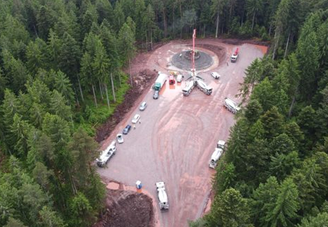 PB: Blick von oben auf den Bau des Fundaments der vierten Windenergieanlage im Windpark Falkenhöhe: RES ergänzt das bestehende Anlagen-Trio um eine weitere Anlage. / ©: RES