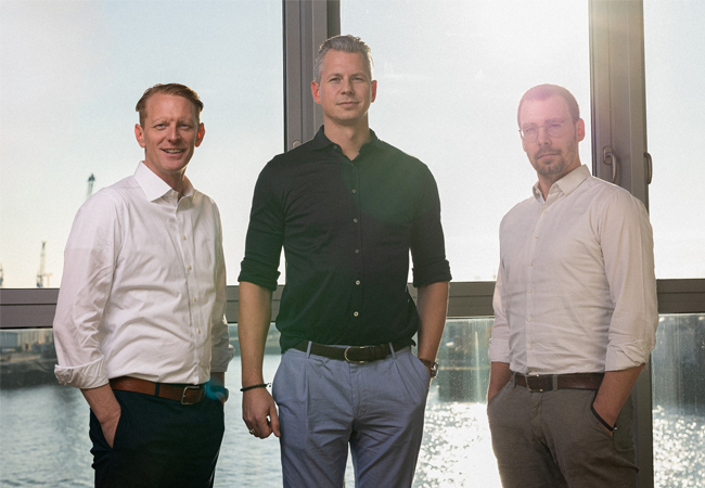PB: V.l.n.r.: Hendrik Böschen (COO), Hauke Brümmer (CEO) und Björn Burau (CFO) / ©: ENOVA