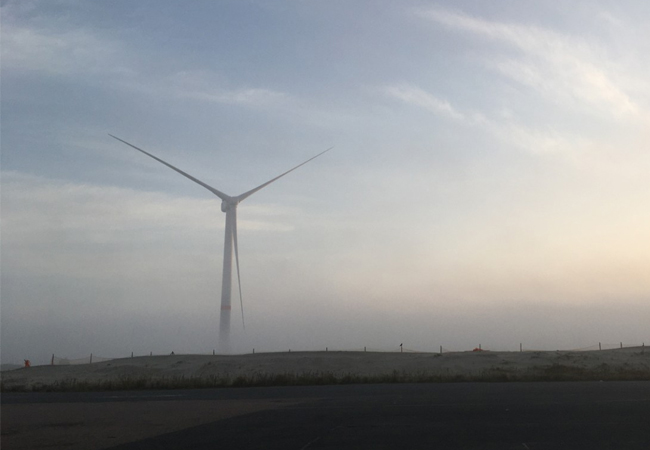 PB: Das Fraunhofer IWES stellt Datensätze aus früheren Messkampagnen mit der 8-Megawatt-Forschungsanlage Adwen AD8 für die Entwicklung des KI-Diagnoseverfahrens zur Verfügung. / ©: Fraunhofer IWES