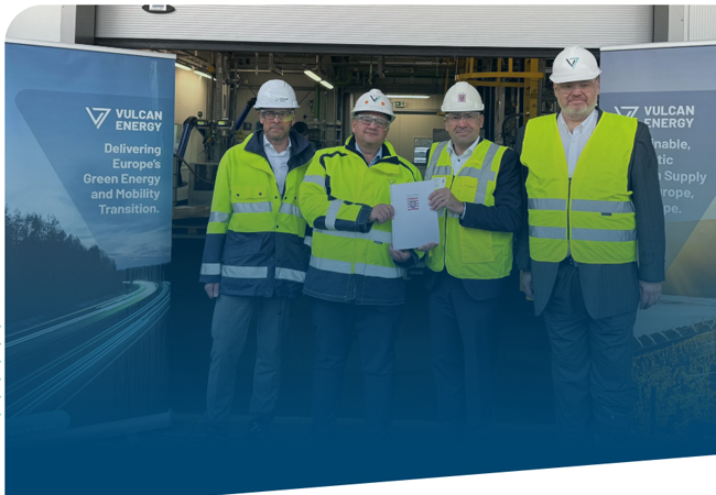 PB: Regierungspräsident Hilligardt übergibt Genehmigung für Bau und Betrieb einer Lithium-Anlage im Industriepark Höchst / ©: Vulcan Energie Ressourcen GmbH