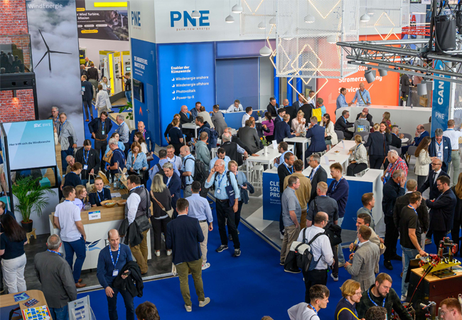 PB: Besuchende auf der HUSUM WIND 2025 / ©: MHC