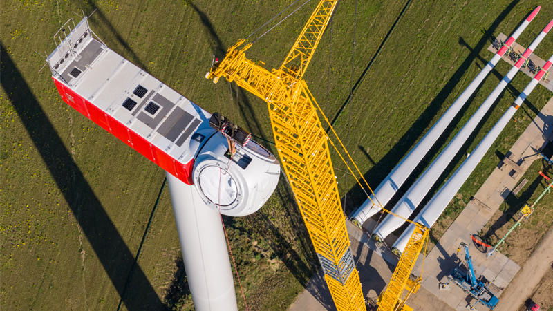 PB: Der UKA-Windpark Vietlübbe befindet sich seit mehreren Monaten in Errichtung. Er gehört zu Windparks, in denen die UKA-Gruppe nun sieben Anlagen in sieben Tagen in Betrieb genommen hat. Foto: Flightseeing
