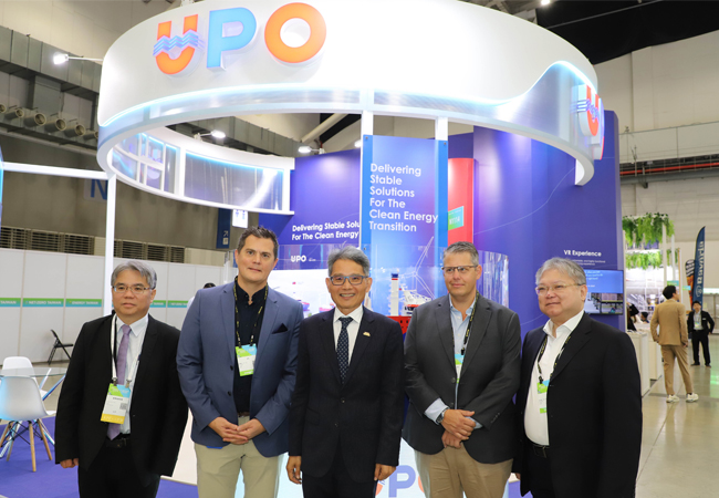 PB: From left to right: Chen Chung-Hsien, Deputy Director of Energy Administration, Ministry of Economic Affairs; Jeff Hsu, Chairman of UPO; Lai Chien-Hsin, Executive Deputy Minister of Ministry of Economic Affairs; UPO Luke Hendriksen; James Wu, Chairman of UMO