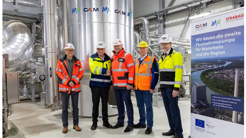 PB: v.l.n.r.: Thomas Büchner, Geschäftsführer STRABAG Umwelttechnik GmbH; Dr. Gabriël Clemens, Vorstandsvorsitzender MVV; Christian Sadleder, Vorstand der STRABAG AG Österreich, Head of Energy Infrastructure; Thomas Hörtinger, Technikvorstand GKM; Dr. Hansjörg Roll, Technikvorstand MVV.