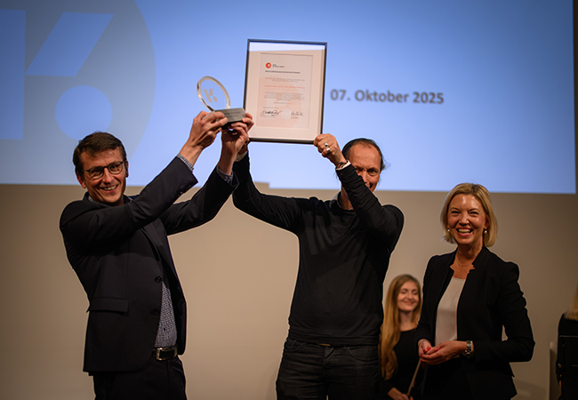PB: Dr. Matthias Lange (li.), Dr. Ulrich Focken (mi.), Mirja Viertelhaus-Koschig (re.) / Copyright: Mohssen Assanimoghaddam