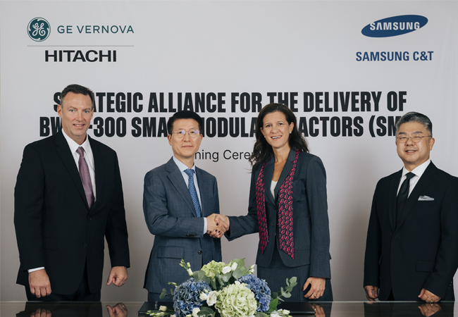 PB: (left to right) Jason Cooper, CEO Advanced Nuclear, GVH; Se-chul Oh, Samsung C&T CEO; Maví Zingoni, CEO Power, GE Vernova; Jung E. Kim, SVP, Nuclear Sales & Business Development, Samsung C&T. / ©: GE Vernova Hitachi Nuclear Energy