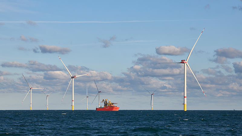 PB: He Dreiht Offshore Windpark  / Bildrechte EnBW-Fotograf Rolf Otzipka
