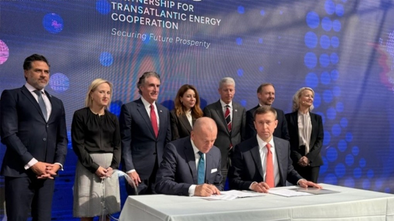 PB: Das Abkommen wurde im Rahmen der Konferenz des Atlantic Council zur Partnerschaft für die transatlantische Energiekooperation unterzeichnet, an der auch Energieminister Miłosz Motyka und Vizeminister Wojciech Wrochna teilnahmen. / ©: ORLEN