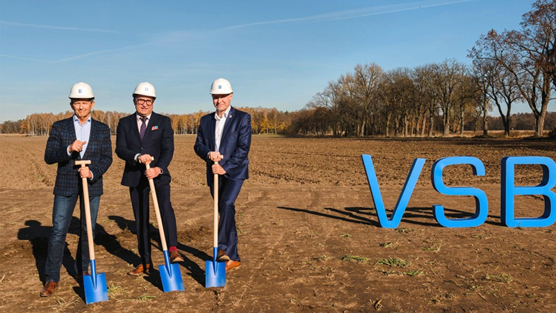 PB: VSB Polen startet mit Spatenstich Bauphase für 303-MWp-Photovoltaikpark / ©: VSB Group/Agata Majasow
