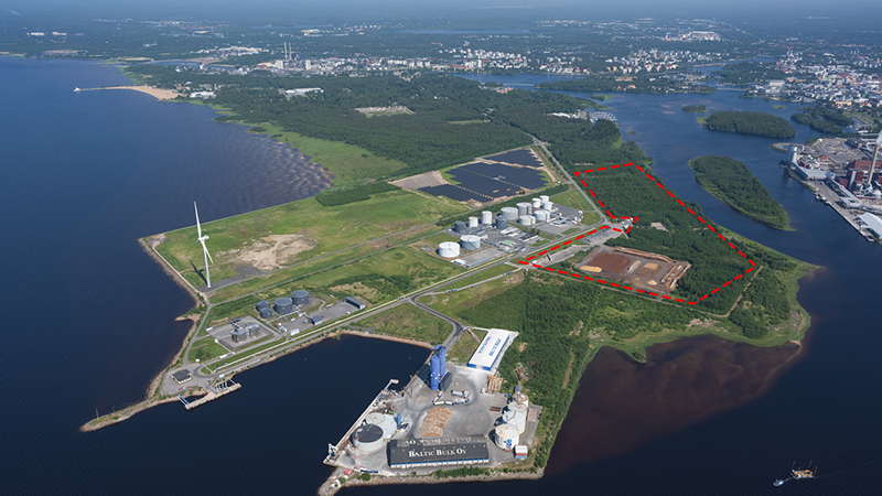 PB: Das deutsche Unternehmen Hy2gen hat sich einen Standort in Vihreäsaari im Hafen von Oulu im Norden Finnlands gesichert, um dort eine neue Anlage für die Produktion von Wasserstoff und synthetischem Kraftstoff zu bauen. Der Standort ist auf dem Foto rot markiert. Quelle: Hafen von Oulu.