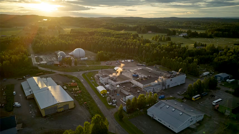 PB: OSCAR® übernimmt die Führung in der Branche und schafft einen Produktionskreislauf, der den jährlichen CO2-Ausstoß um 2.000 Tonnen reduziert. / ©: OSCAR®