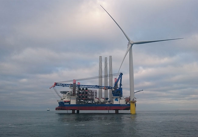 On Saturday 7 January, the first turbine was installed on Dudgeon Offshore Wind Farm. SEA CHALLENGER and her experienced crew, together with Statoil and Siemens installed the first out of 67 Siemens 6MW turbines.